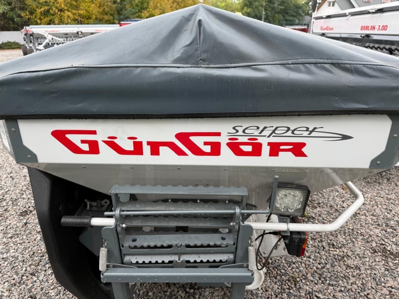 Розкидач добрив SERPER 1200 